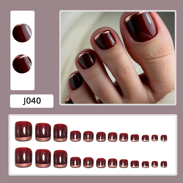 Nail art with elegant metallic finish Kalsten