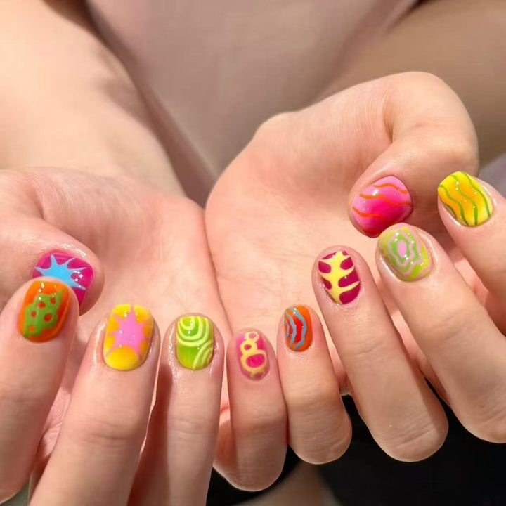 Artistic Cat-Themed Press-On Nail Art Set Kalsten