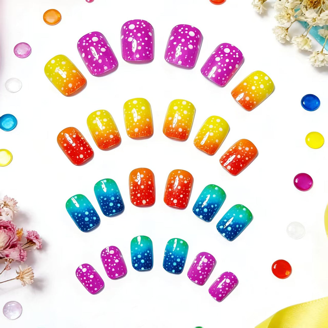 Artificial nails in spectacular ombre design Kalsten