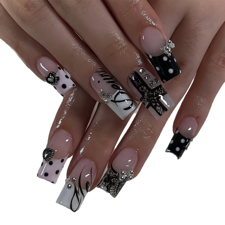 Artificial Nails with Glamorous Accents Kalsten