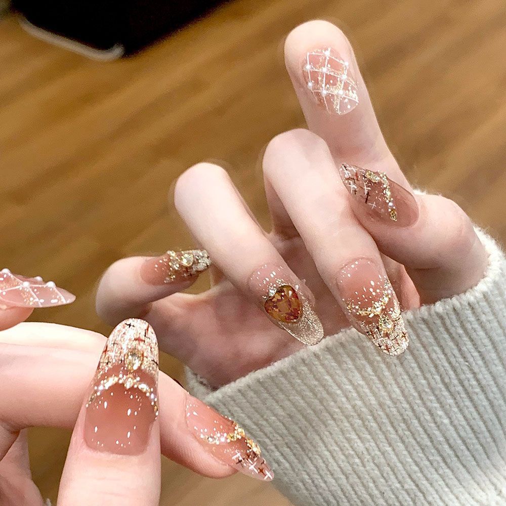 Artistic Decorative Press-On Nail Set Kalsten
