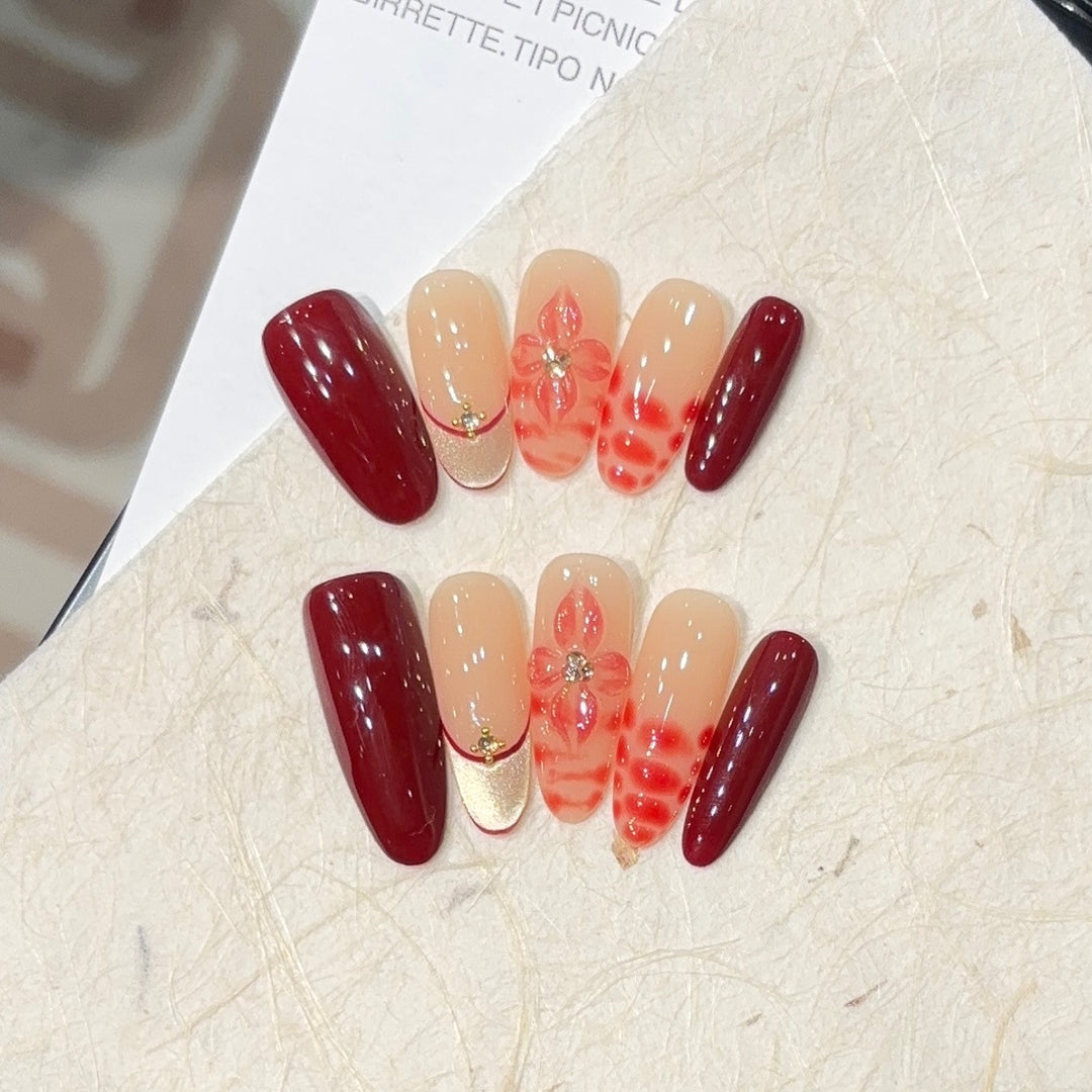 Artificial nails with floral and glamour details Kalsten