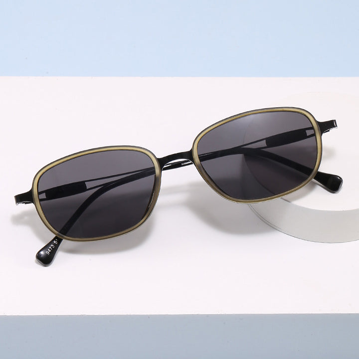 Fashionable sunglasses with square frame and slim metal frame Kalsten