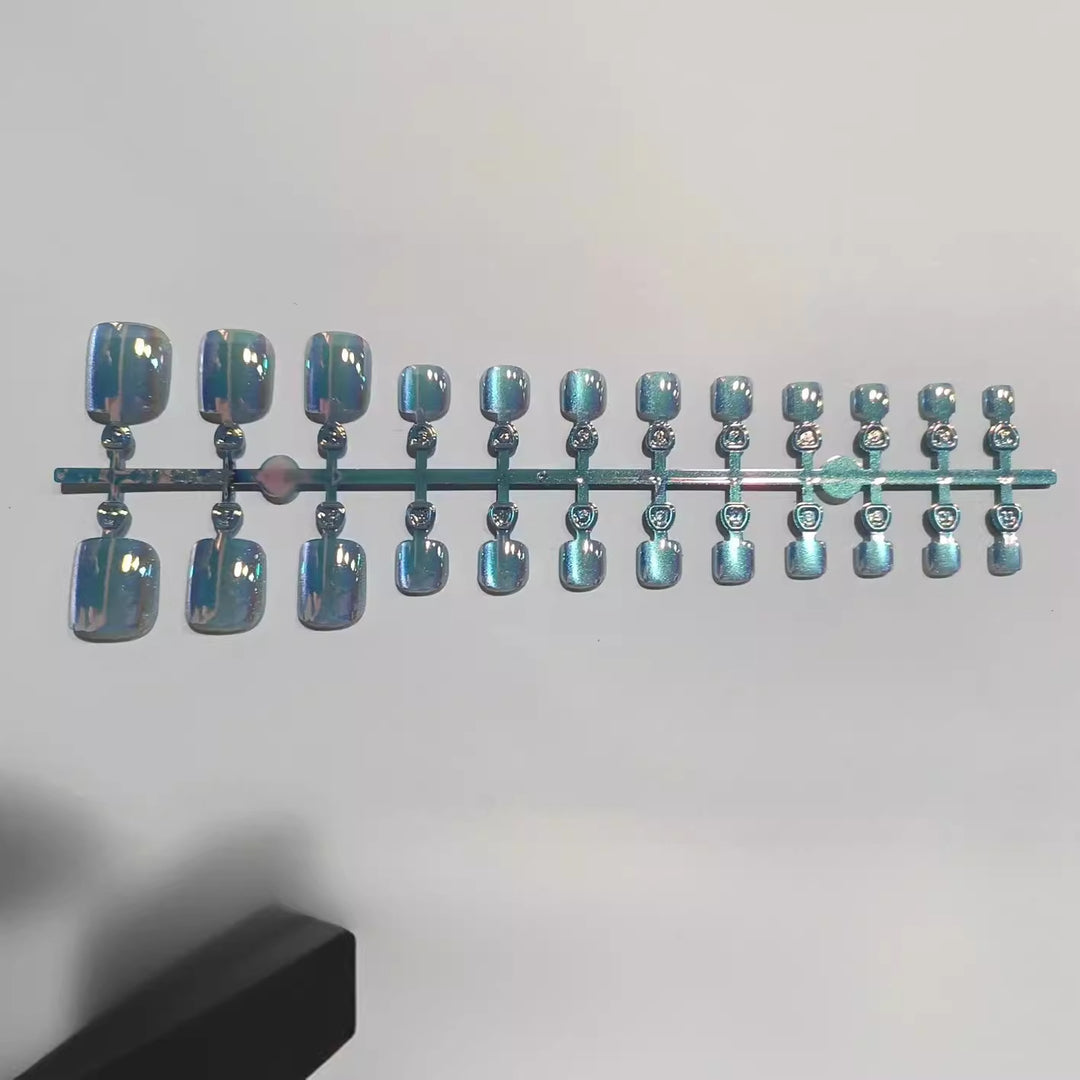 Artistic Press-On Nail Set with Iridescent Finish Kalsten