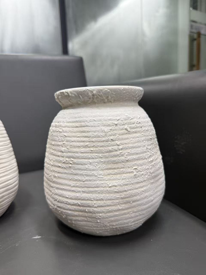 Handcrafted ceramic vase Kalsten