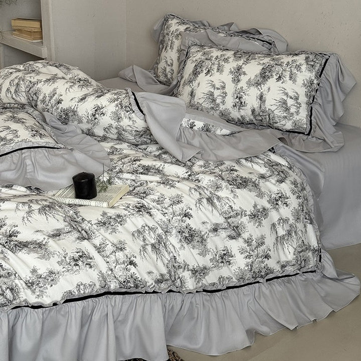Bedding set in Toile-de-Jouy style with gathered ruffle and decorative trim