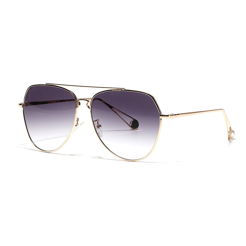 Ladies fashionable sunglasses in stylish, elegant design Kalsten