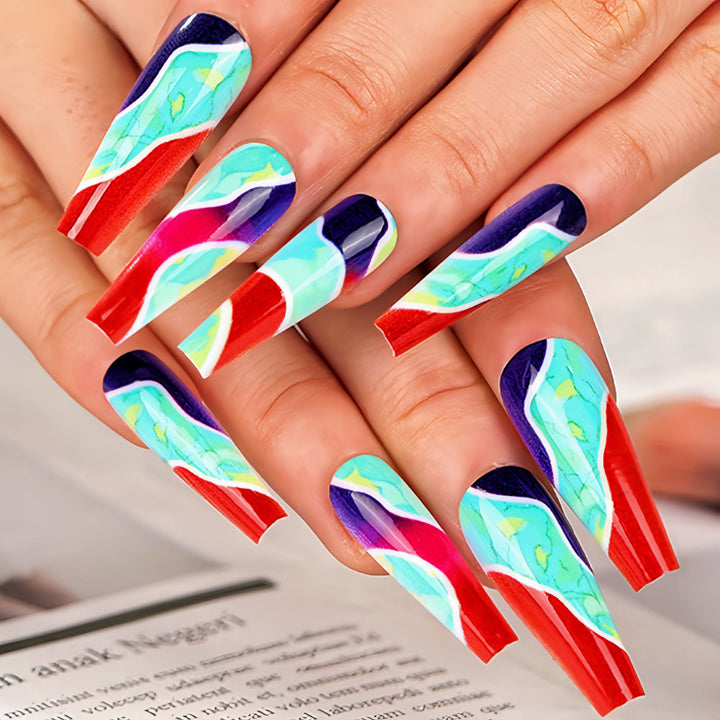 Artificial nails in modern marble pattern Kalsten