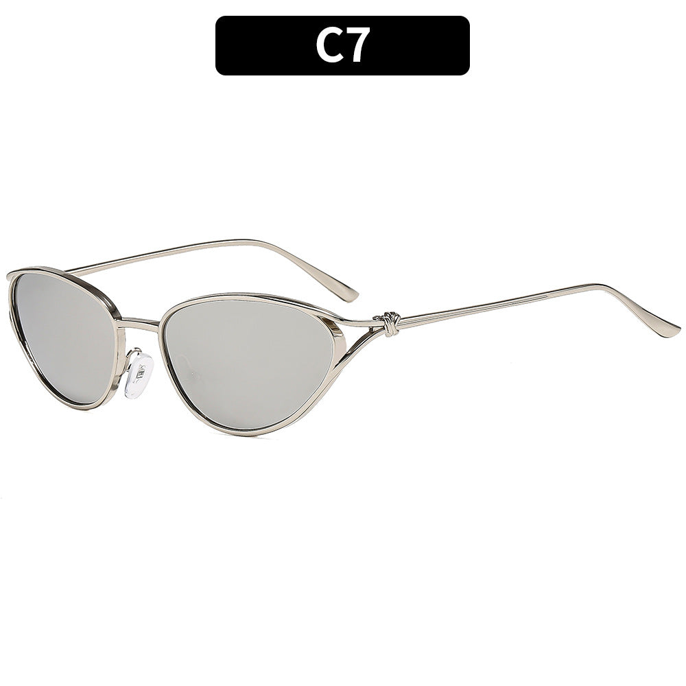 Elegant Cat-Eye Sunglasses with Premium Metal Accents