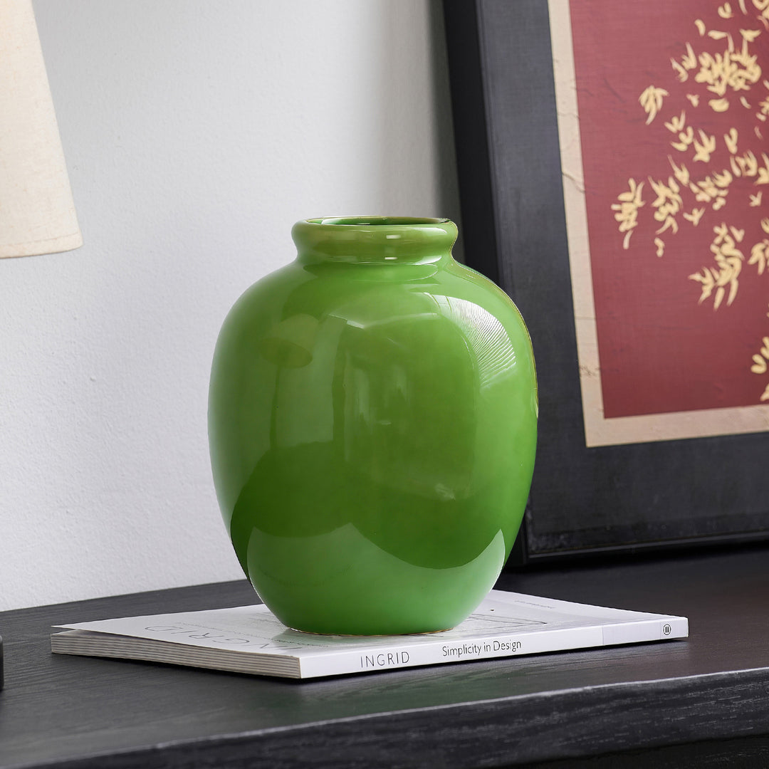 Elegant ceramic vase for stylish living spaces Kalsten