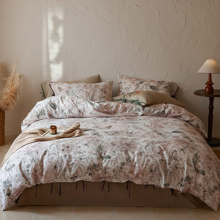 Luxury cotton satin bedding set with floral pattern and hotel closure