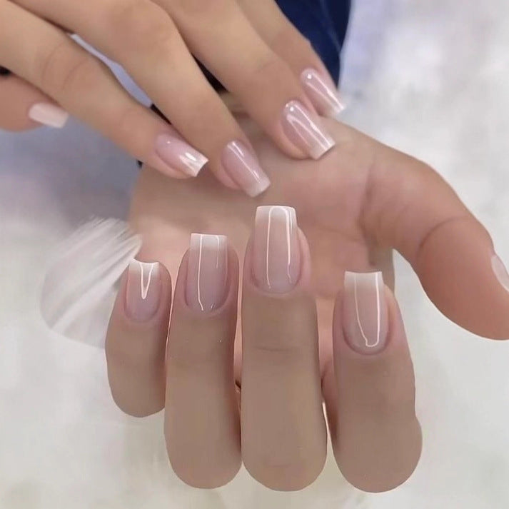 High-quality artificial nails with elegant French tip Kalsten