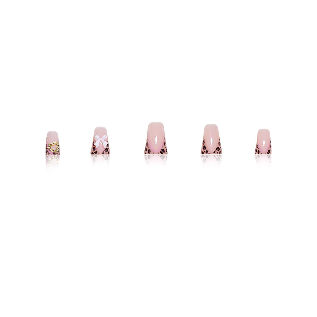 Artistic Nail Art Kalsten