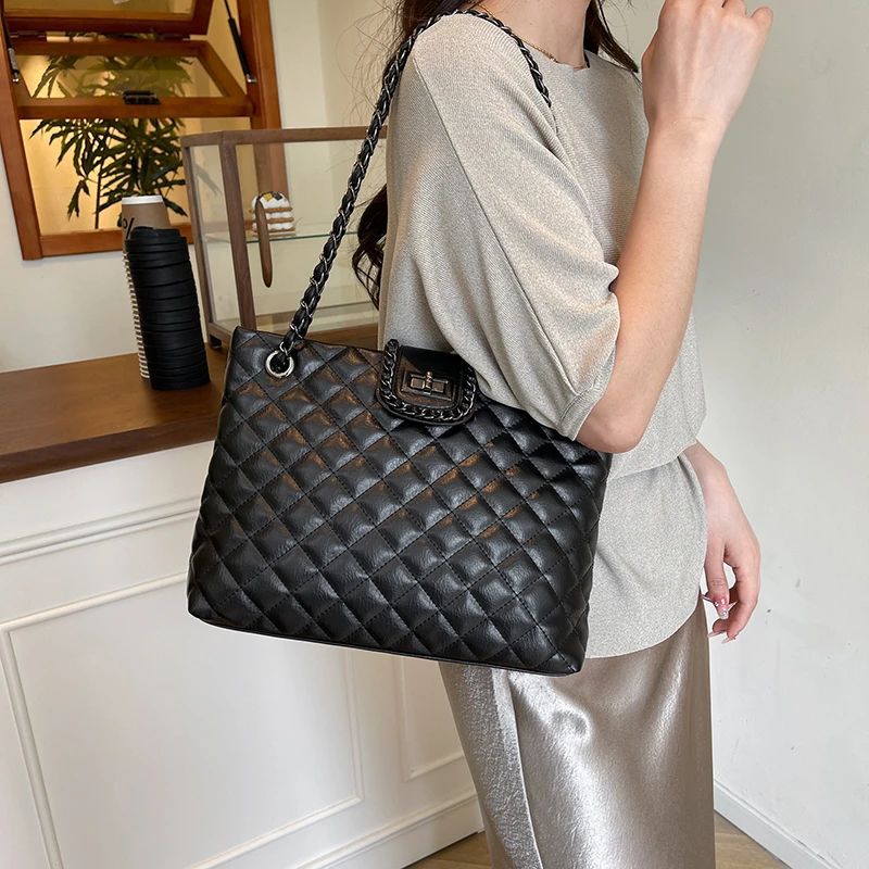 Quilted Elegance Handbag Kalsten