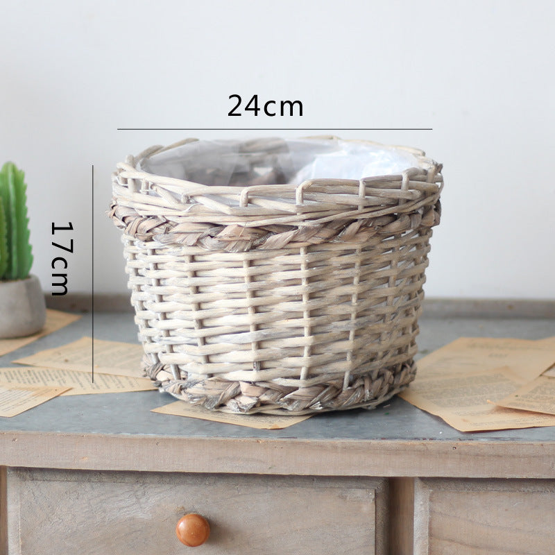 Rustic storage basket made of natural material Kalsten