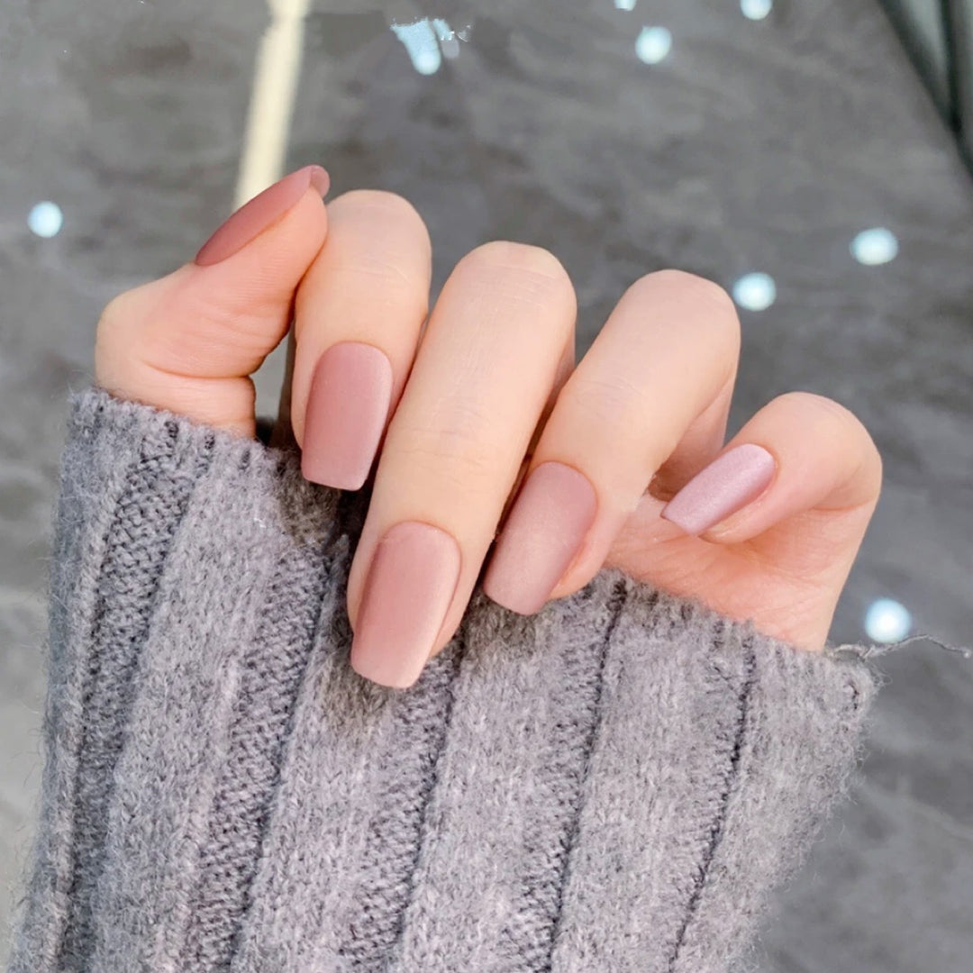 Elegant and stylish nail extensions Kalsten