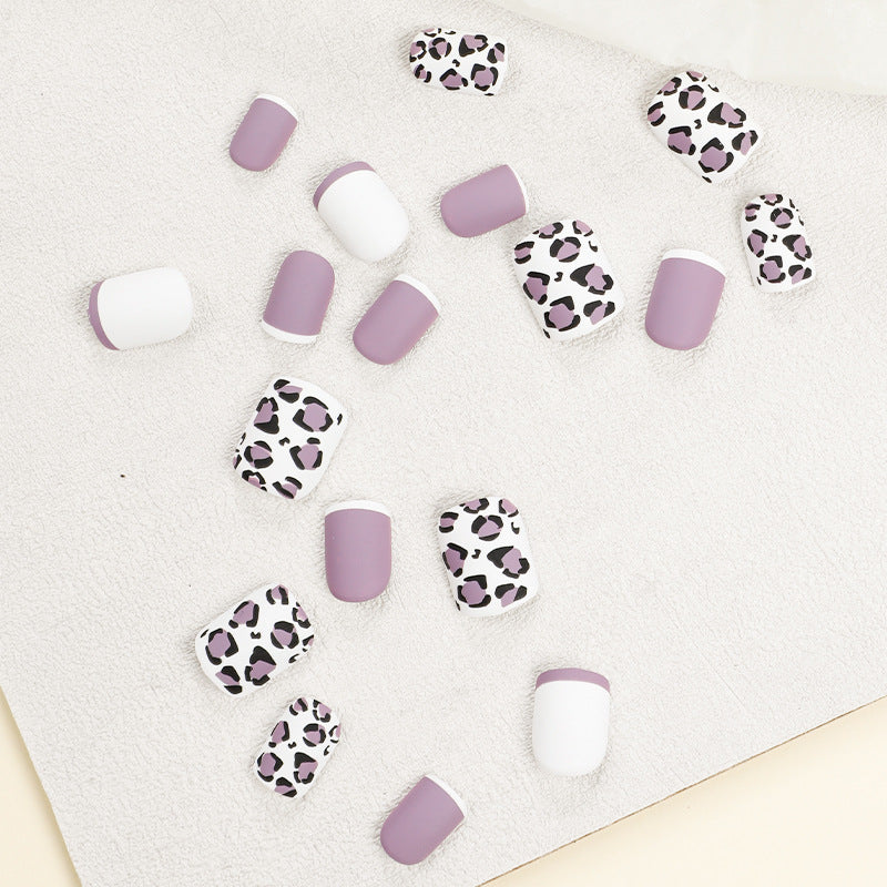 Glamorous nail art with elegant leopard patterns and gradient Kalsten