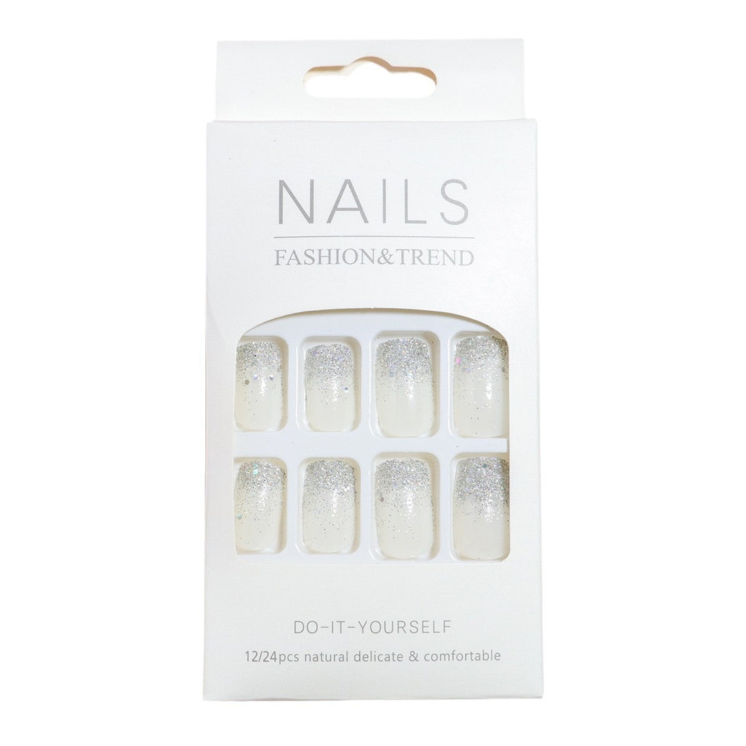 Glittery Nail Art Kalsten