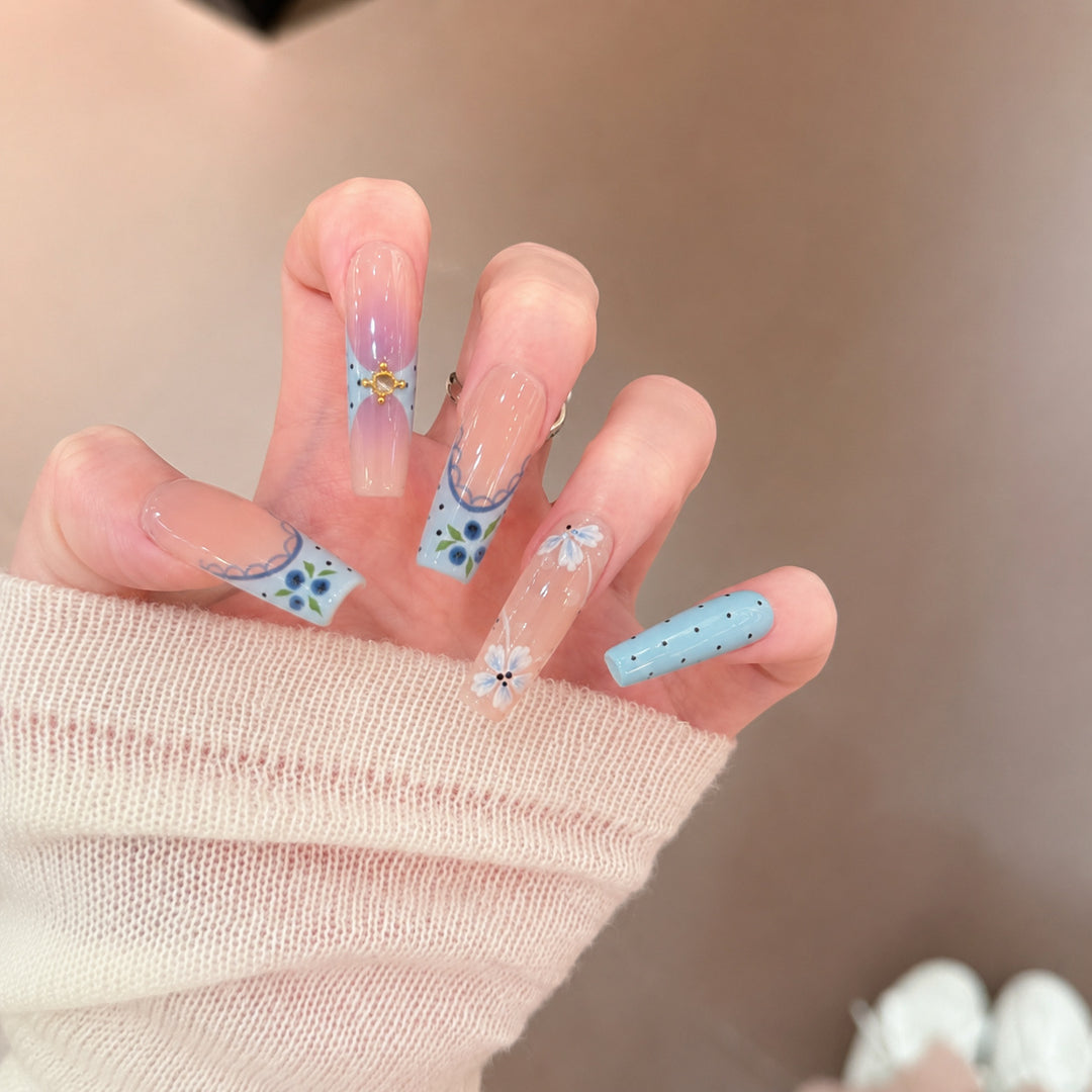 Artistic Press-On Nail Set with Floral and Geometric Design Kalsten