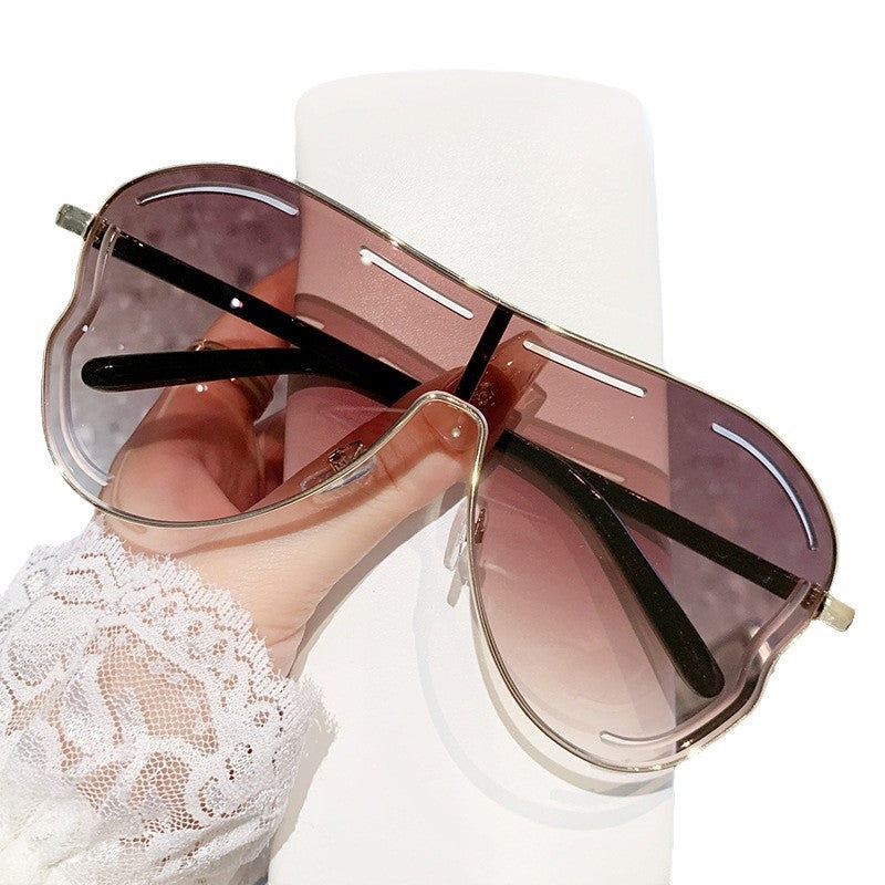 Women's sunglasses in modern shield design Kalsten