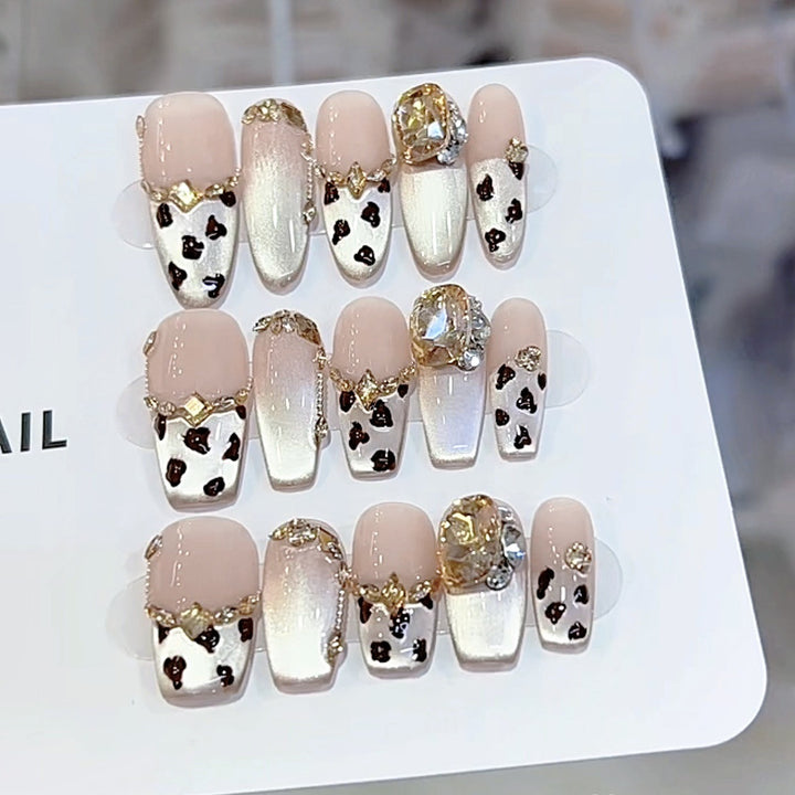 Artistic Press-On Nail Art Set with Luxe Accents Kalsten