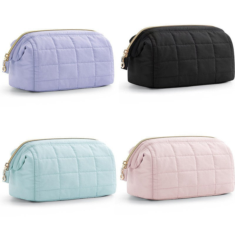 Padded cosmetic bag with elegant zipper Kalsten