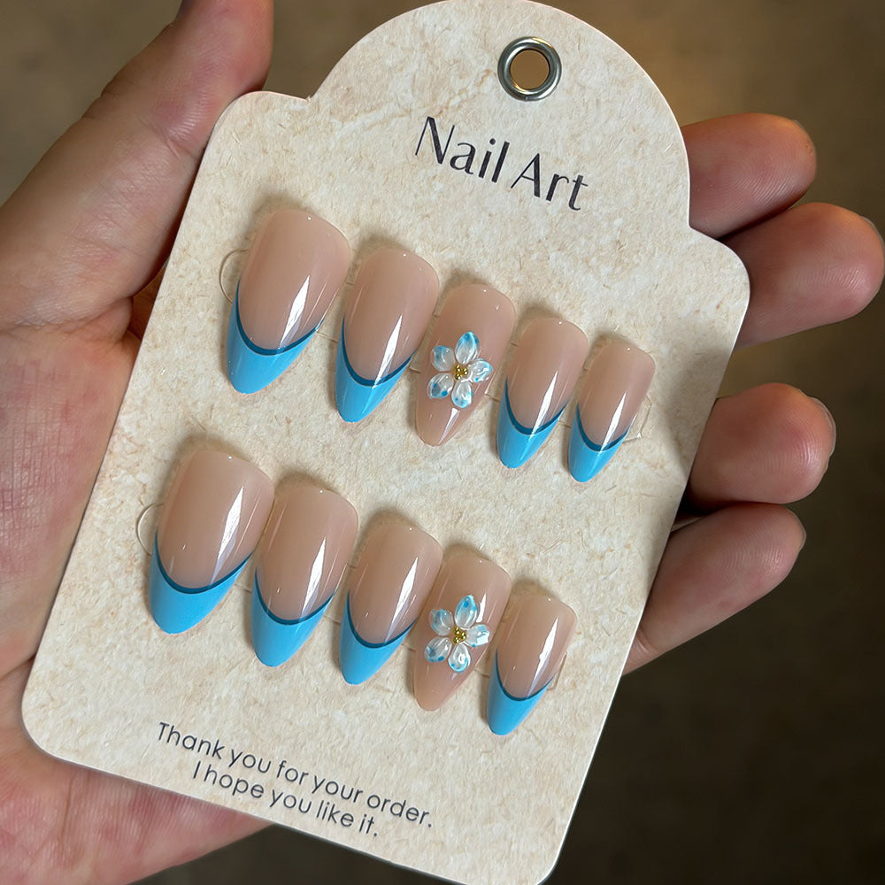 Artistic Press-On Nail Kit with Floral Accents Kalsten