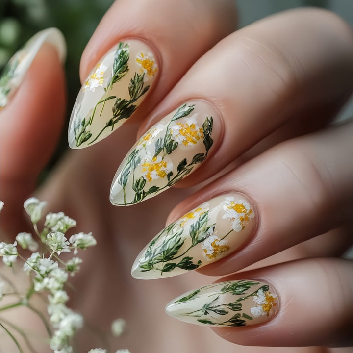 Handmade art nails with floral accents Kalsten