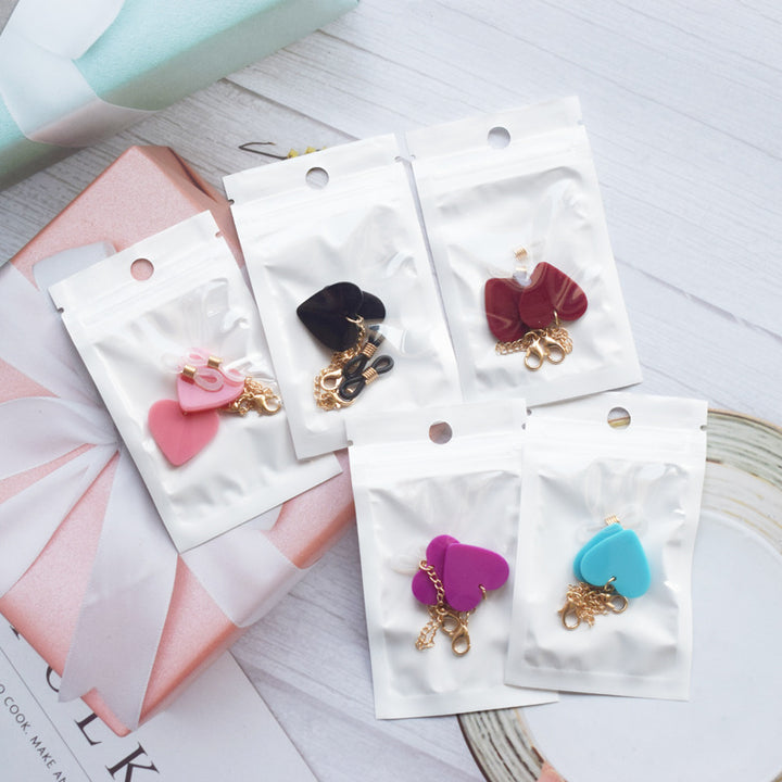 Heart-Shaped Dangle Earrings with Gold Chain Kalsten