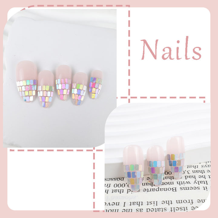 Artificial nail set with shimmering geometric accents Kalsten