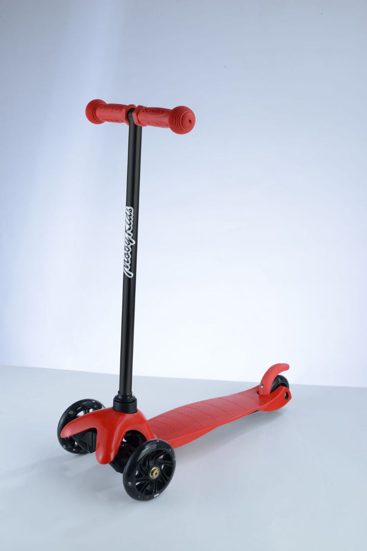 Smooth-Riding Lean-to-Steer Kickboard Scooter Kalsten