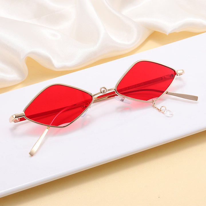 Ladies fashionable sunglasses with faceted frame Kalsten