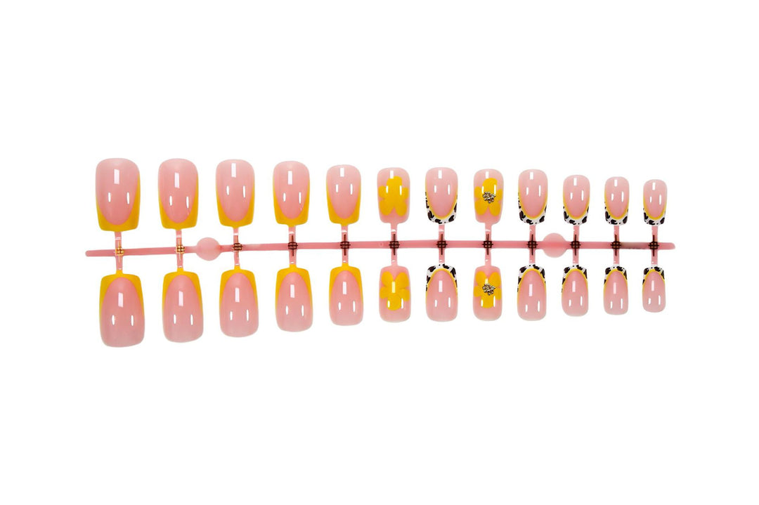 Nail art set with cheerful floral and animal designs Kalsten