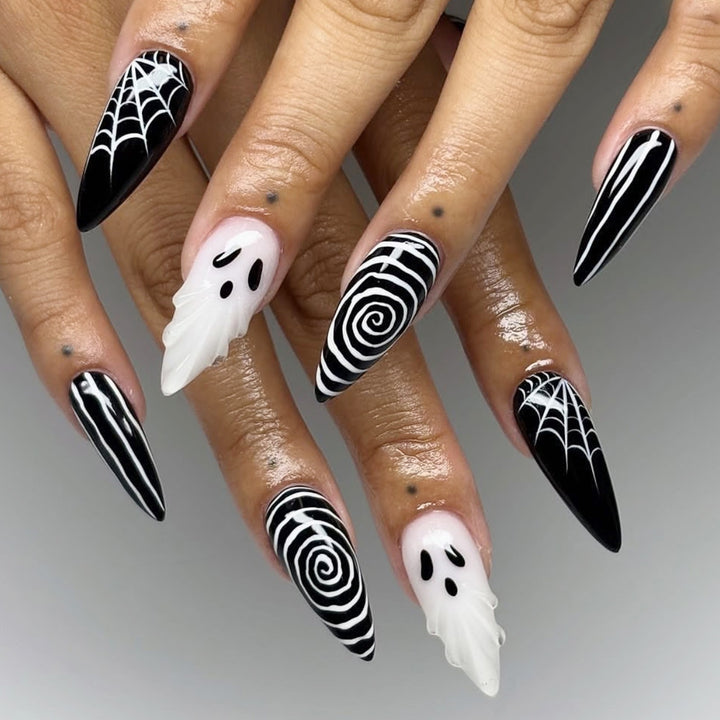 Fake nail set with spooky Halloween designs Kalsten