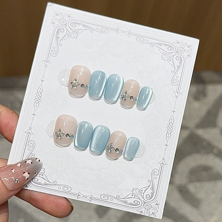 Elegant Artificial Nails with Radiant Accents Kalsten