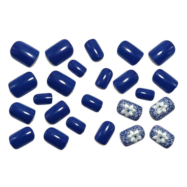 Artificial nails in elegant glitter design with floral embellishments Kalsten
