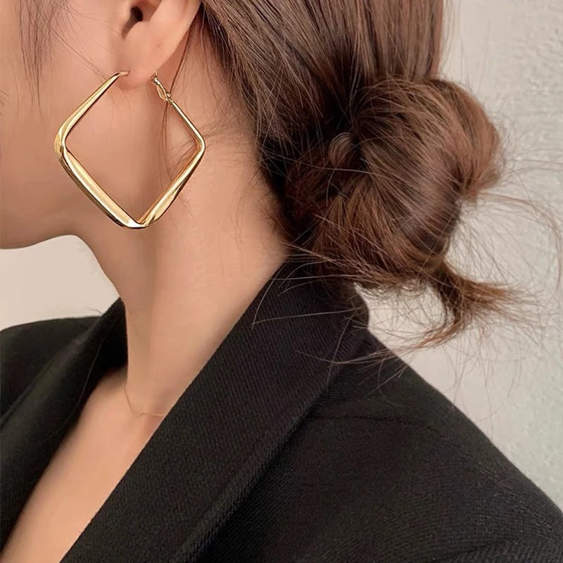Fashionable Geometric Hoop Earrings Made of High-Quality Metal Kalsten