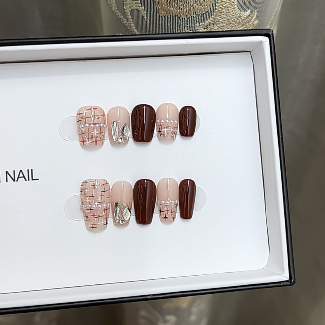 Chic Decorative Press-On Nails Set Kalsten