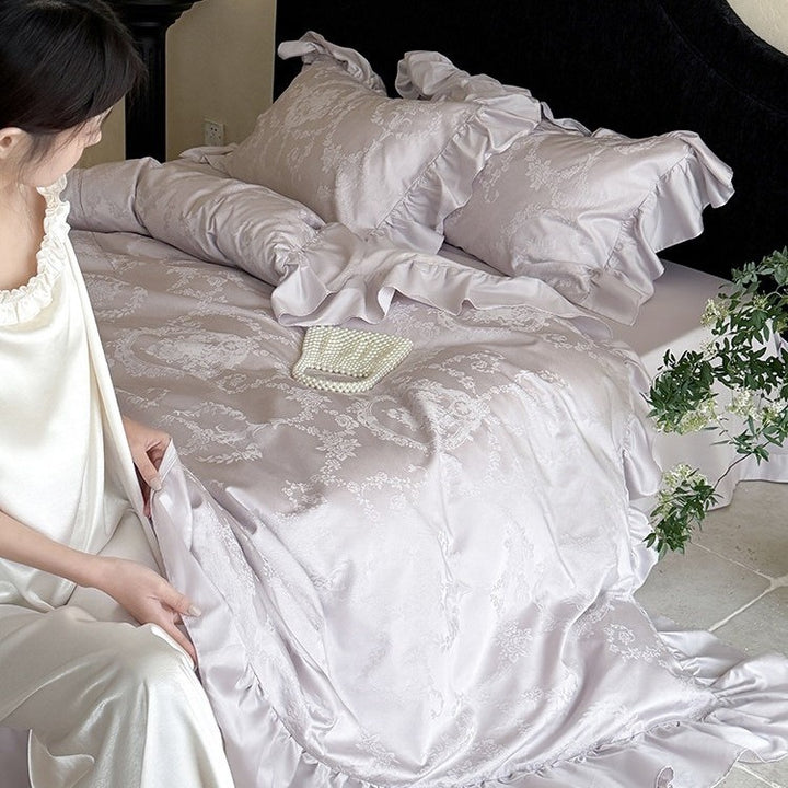 Elegant bedding set with jacquard floral pattern, frill and soft cotton satin