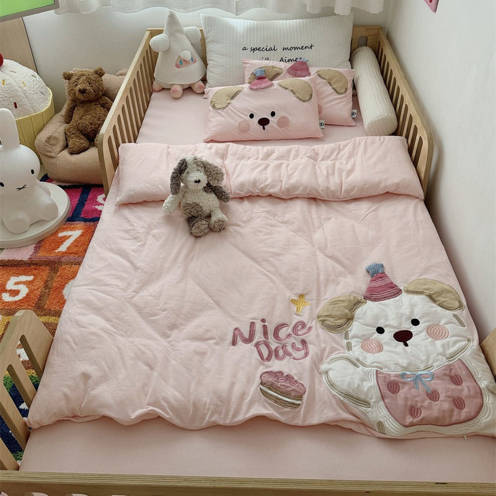 Children's bedding set with cute bear appliqué and soft microfiber