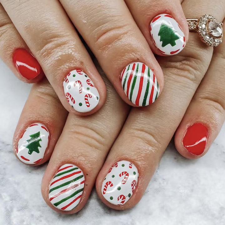 Holiday-Themed Press-On Nail Set Kalsten