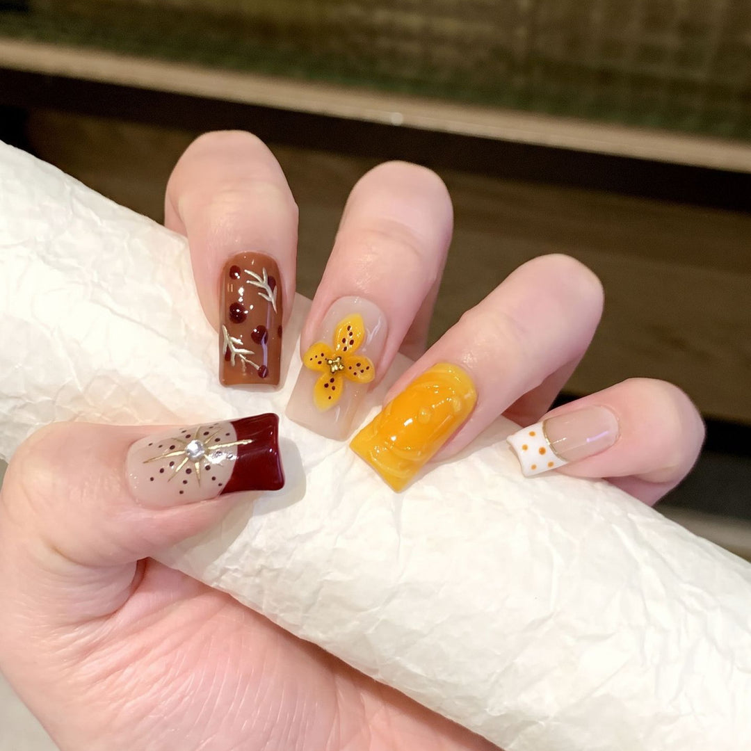Handmade Floral Press-On Nail Set Kalsten