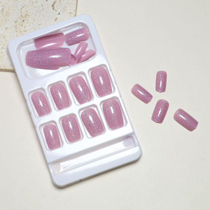 Glamorous Glittery Press-On Nail Tips Kalsten