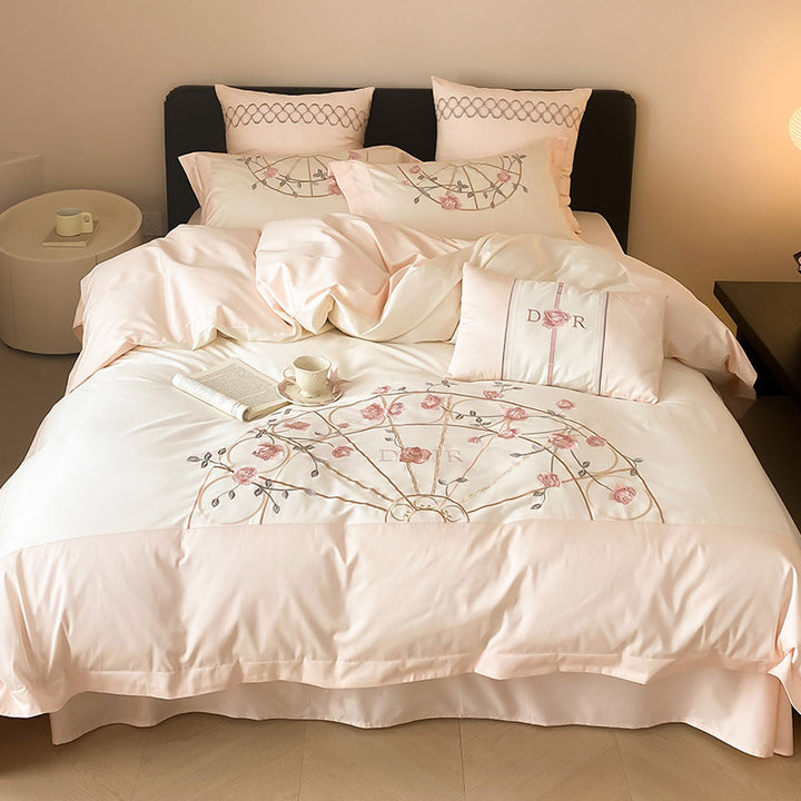 Luxurious embroidered bedding set made of cotton satin with rose motif