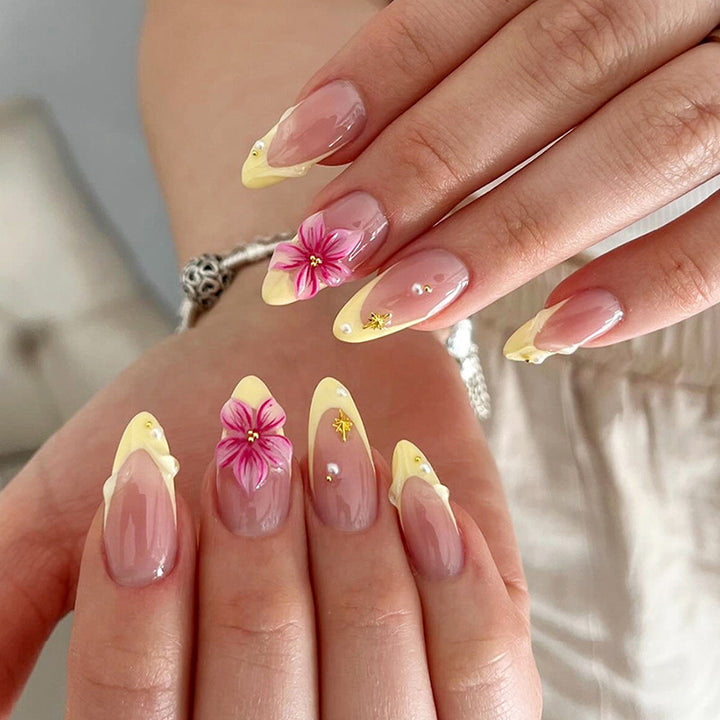 Elegant Floral-Themed Press-On Nail Set Kalsten