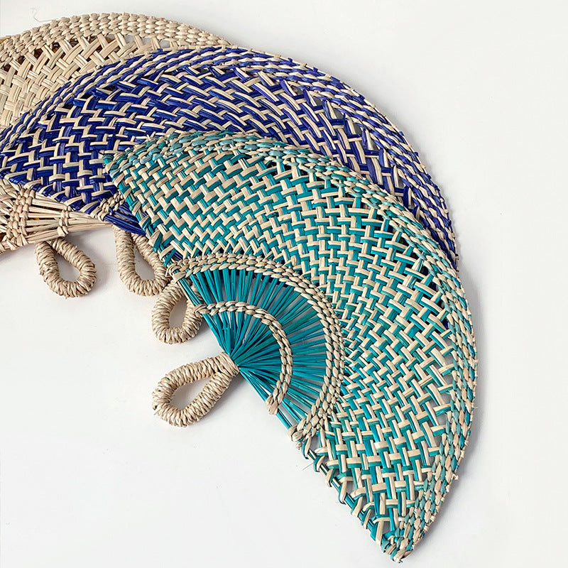 Handcrafted fan made of woven seagrass Kalsten