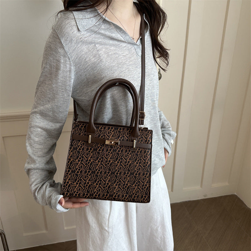 Elegant Structured Handbag  1790614103