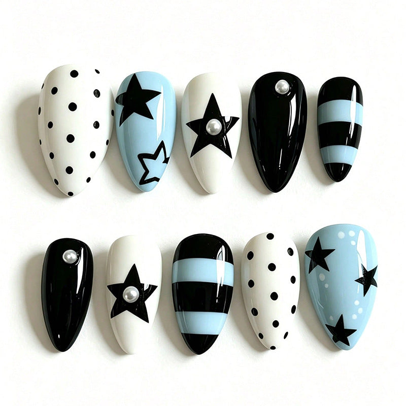Artificial nails with trendy star and dot designs Kalsten