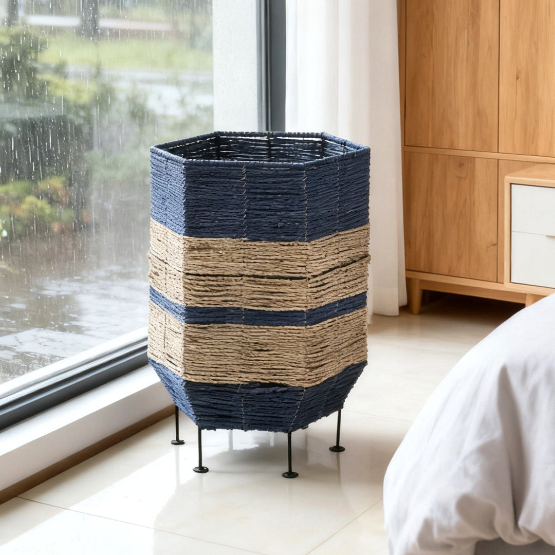 Decorative laundry basket with metal legs Kalsten