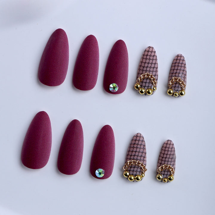 Artificial nails with unique network design and glamorous accents Kalsten